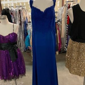 Brand new Eureka formal, size 3XL